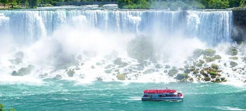Luxury Day Trip: Niagara-on-the-lake, Wine & Falls From Toronto