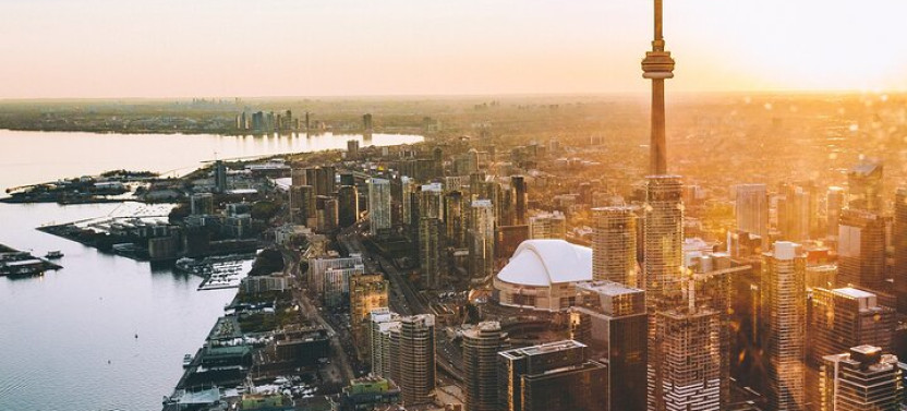 Best Of Toronto: Bus Tour, Tasting & Cruise