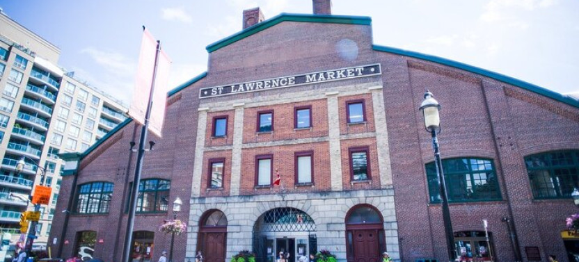 Best Of Toronto: Bus Tour, Tasting & Cruise