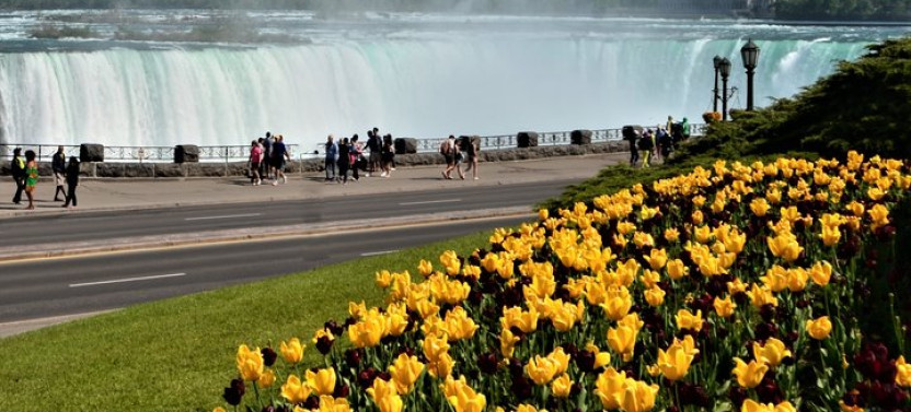 Niagara Falls And Niagara-on-the-lake Day Tour From Toronto