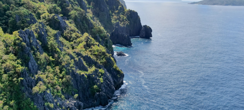 Private Tour C With Outrigger to Matinloc Shrine & Secret Beach