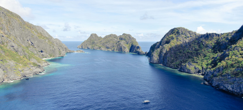 Private Tour C With Outrigger to Matinloc Shrine & Secret Beach