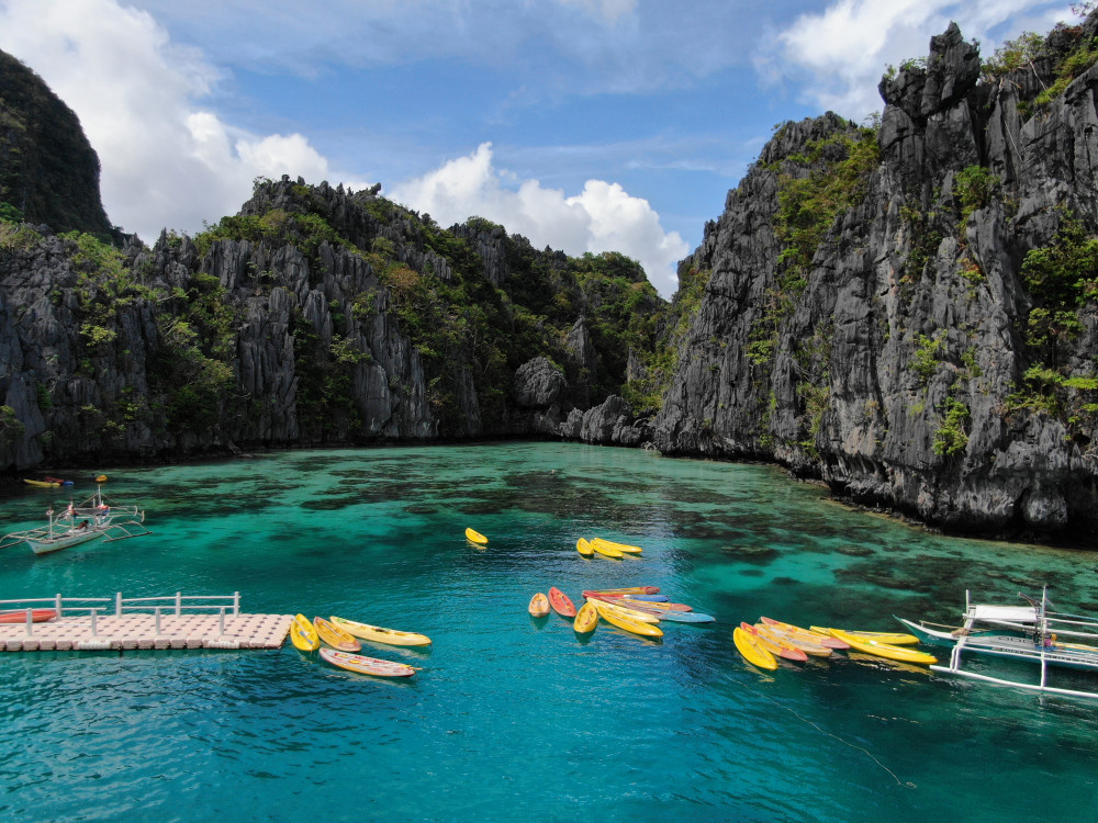 Private Speedboat Tour D to Small Lagoon & Cadlao Island Beaches