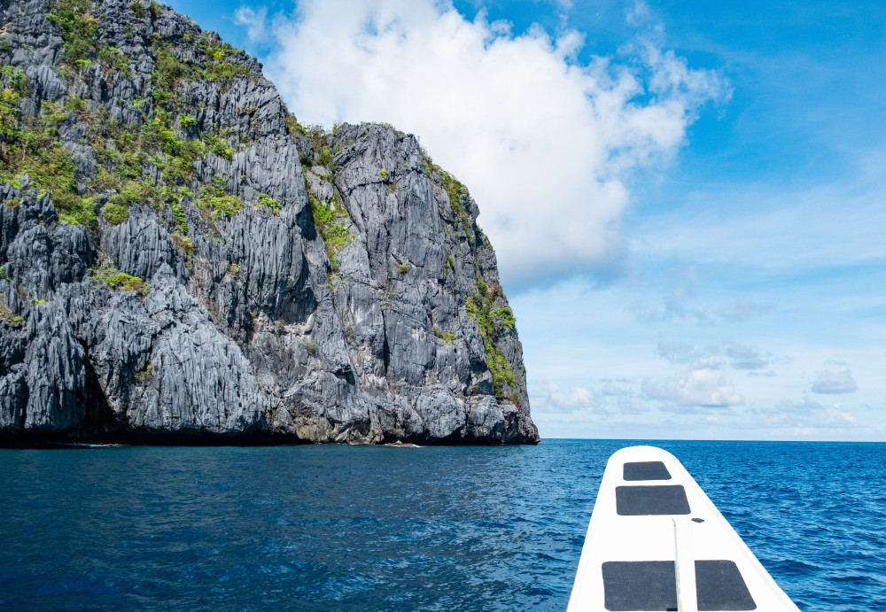 Private Tour B with Outrigger to Cudugnon Cave & Snake Island