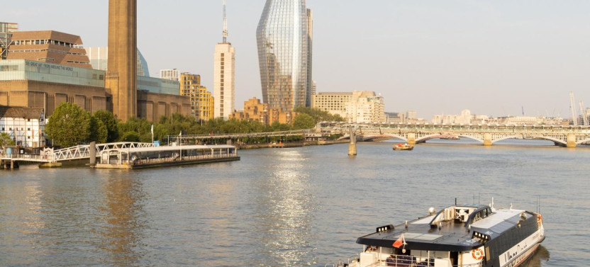 London: Uber Boat Thames River Cruise & Digital Audio