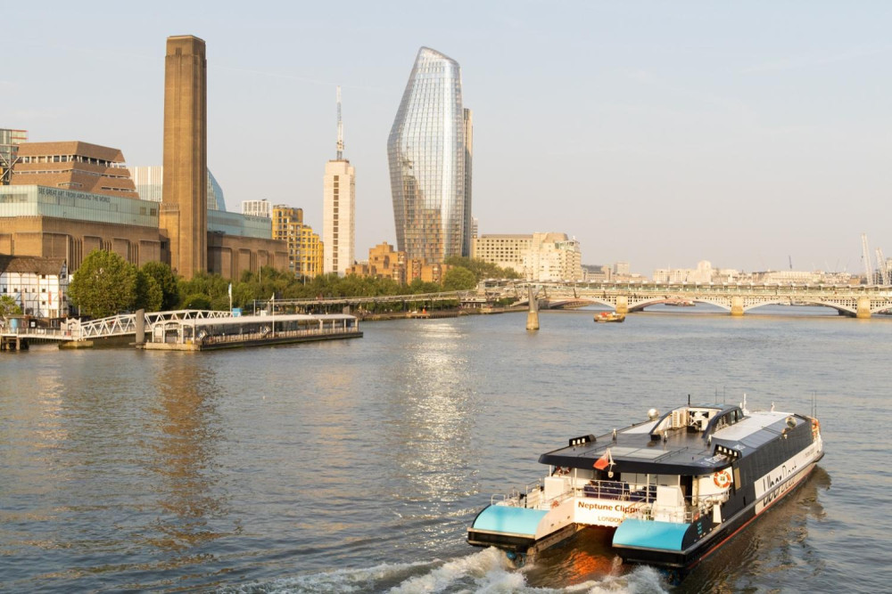 London: Uber Boat Thames River Cruise & Digital Audio