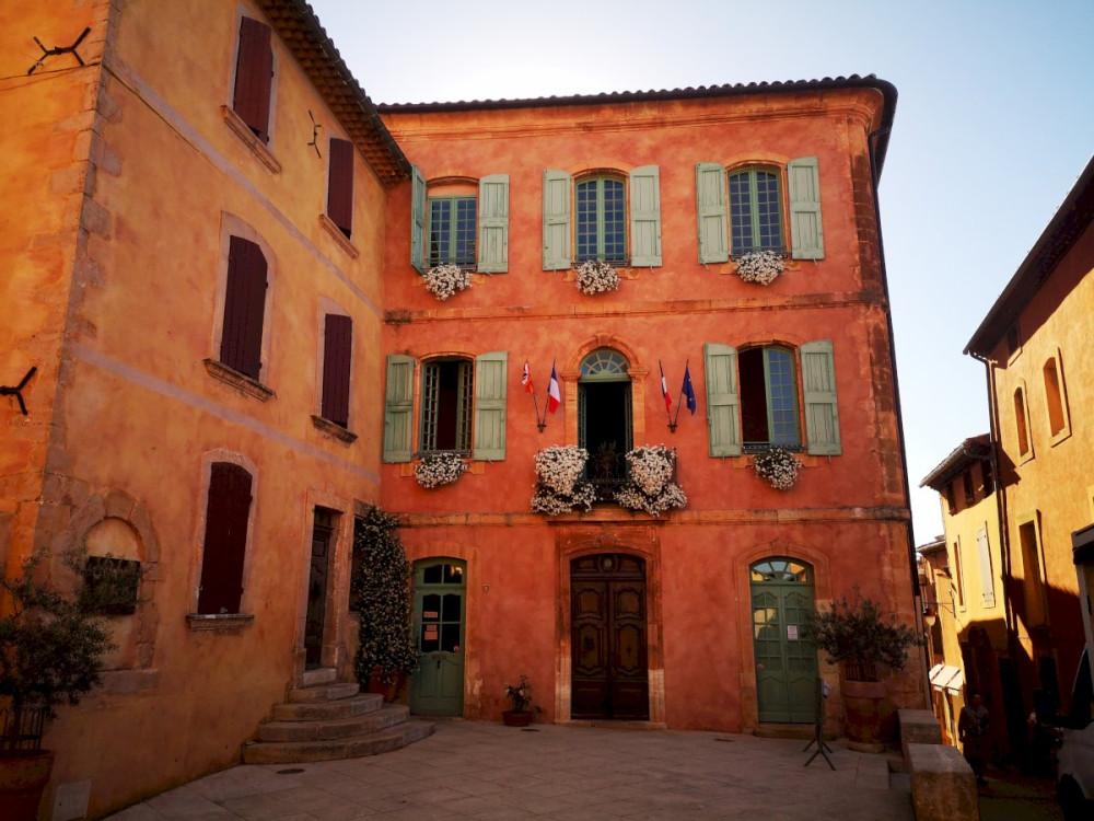 Marseille Private Shore Excursion: Luberon & Medieval Villages