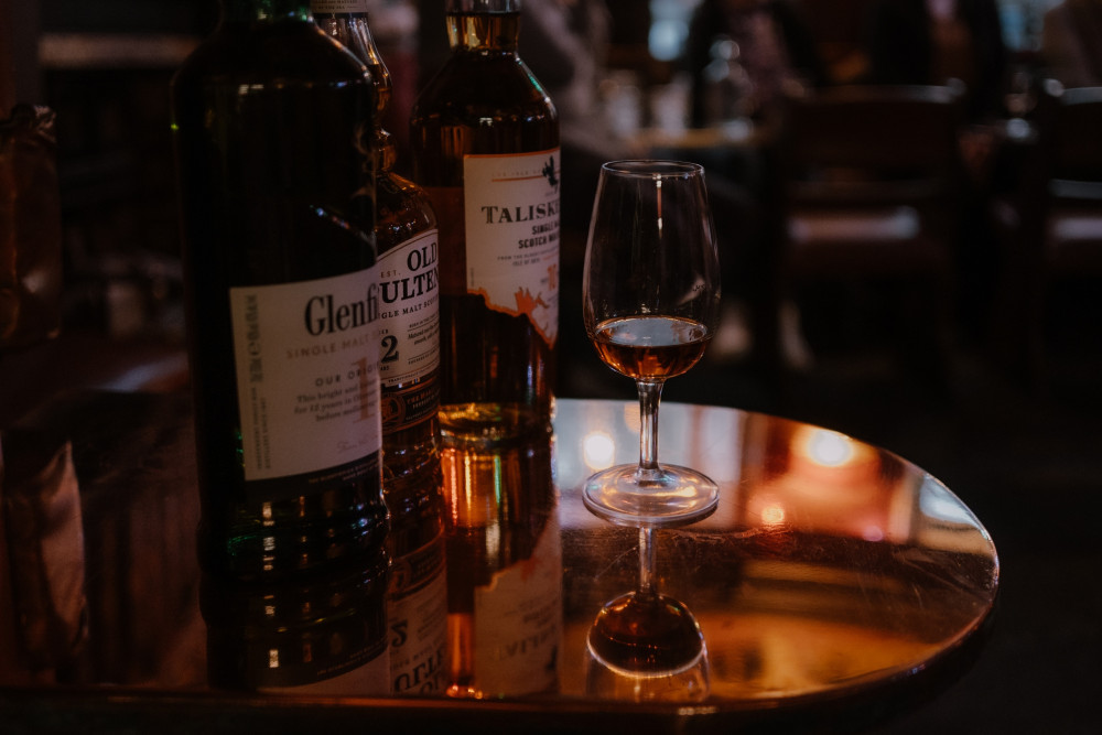 Edinburgh Scotch Whisky Tasting Group Tour