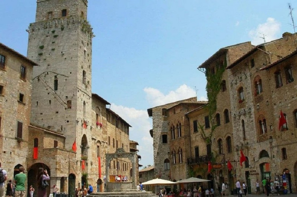 Private Half Day Tour to San Gimignano From Florence