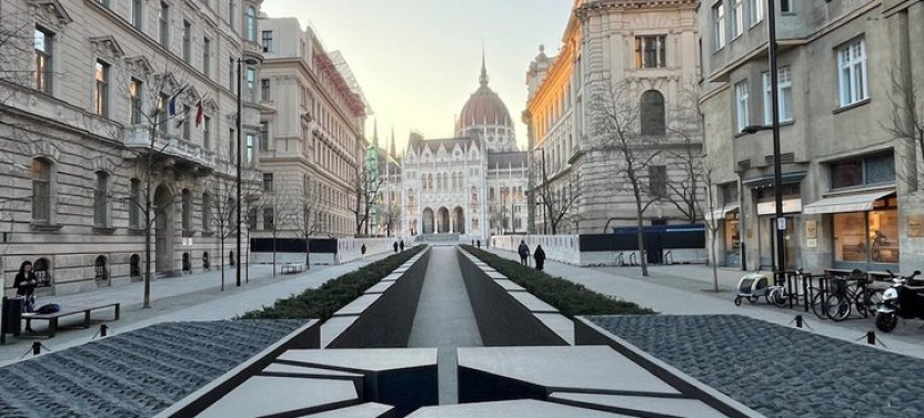 Vienna To Budapest Transfer With Parndorf Shopping Stop