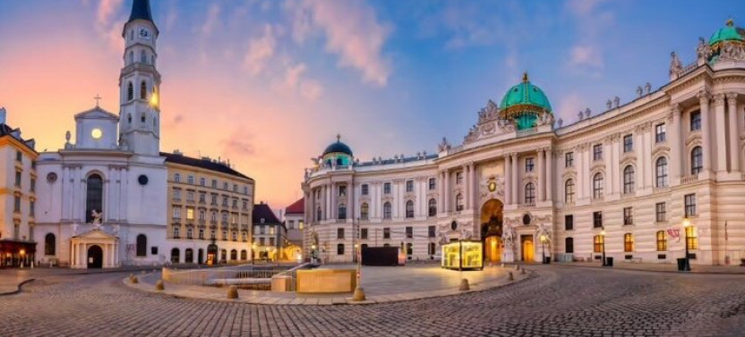 Salzburg To Vienna Private Transfer With A Stop In Cesky Krumlov