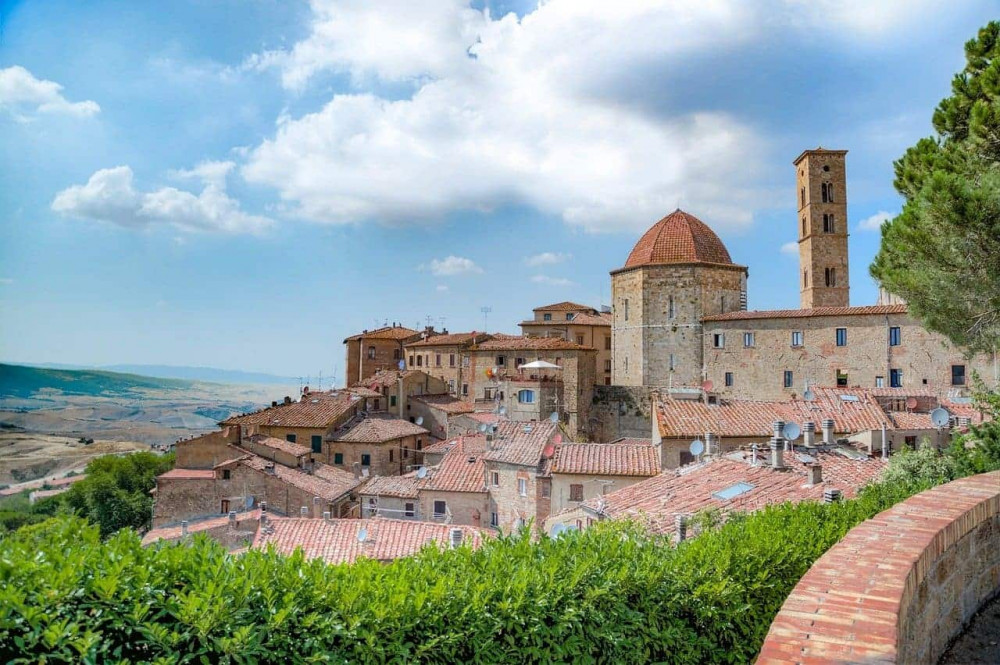 Private Tour to San Gimignano and Volterra from Florence