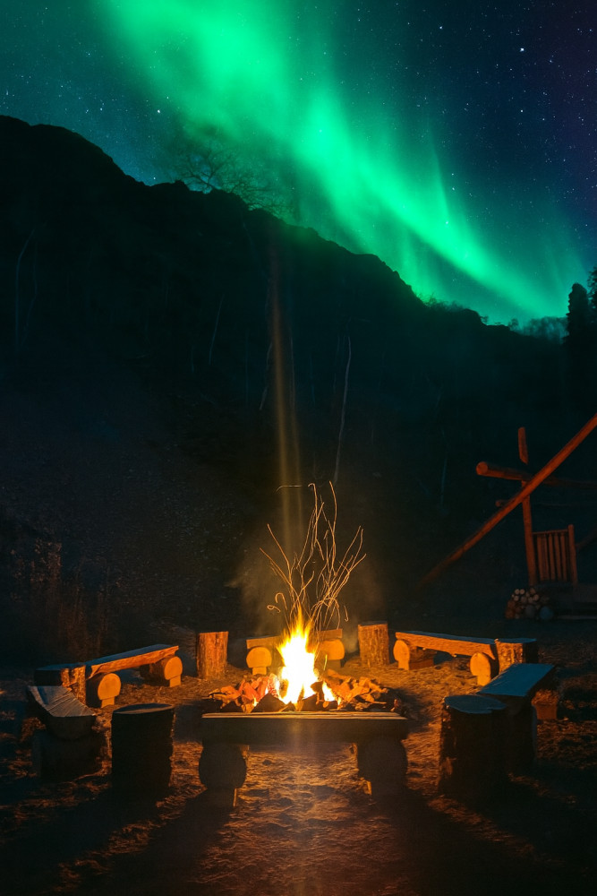 Whitehorse Aurora Night Experience with Fireside Dinner & Museum
