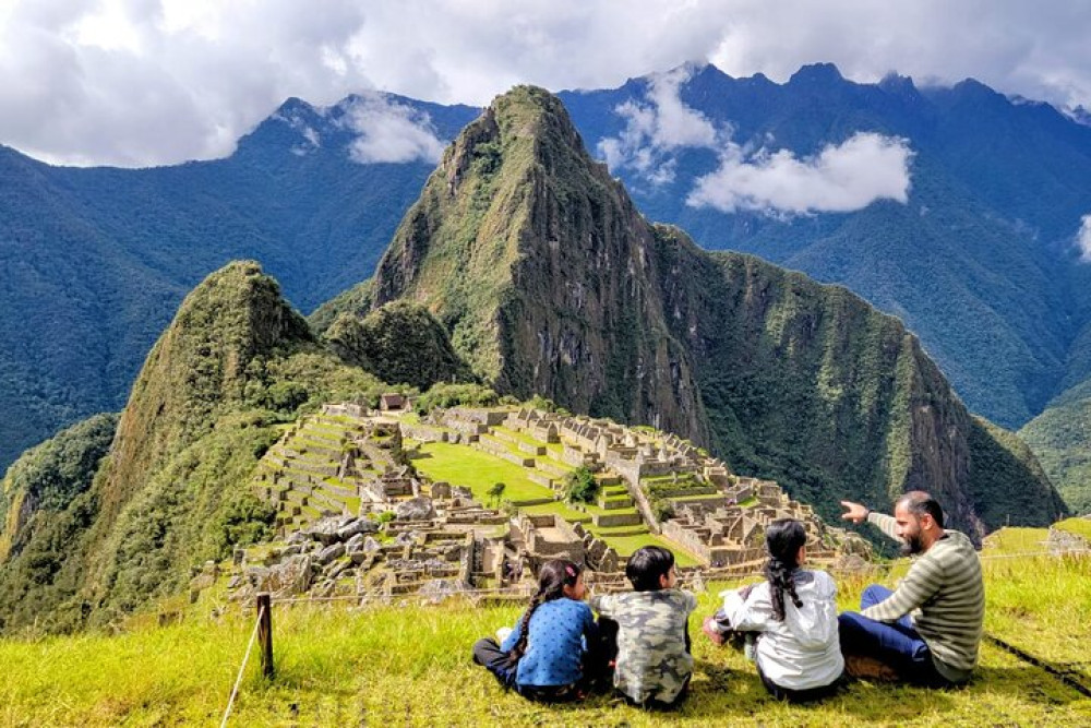 2-Day Short Inca Trail Trek via Sun Gate to Machu Picchu