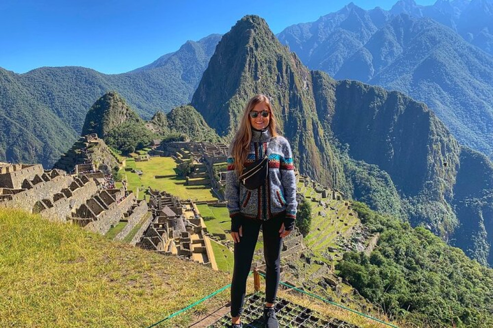 6-Day Sacred Valley, Machu Picchu, Rainbow Mountain & Humantay Tour