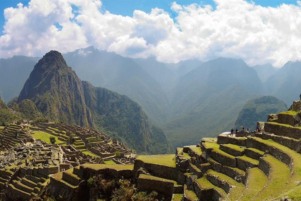 Full-Day Machu Picchu Tour by Vistadome Panoramic Train from Cusco