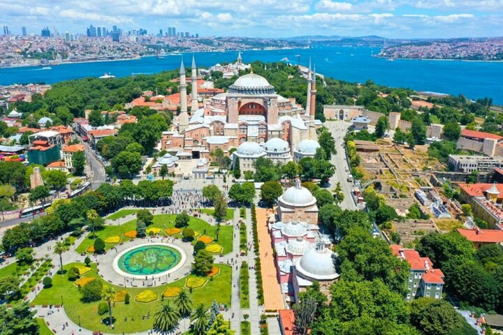 Galataport Daily Private Istanbul Tour With Luxury Vehicle