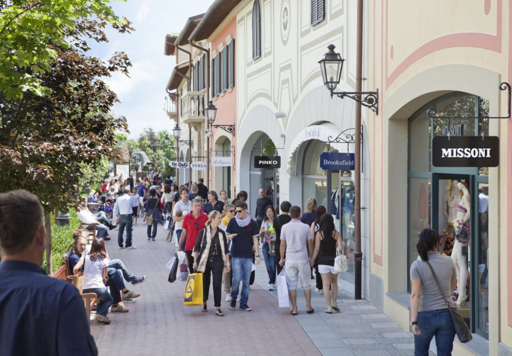 Private Transfer Florence to Venice via McArthurGlen Designer Outlets