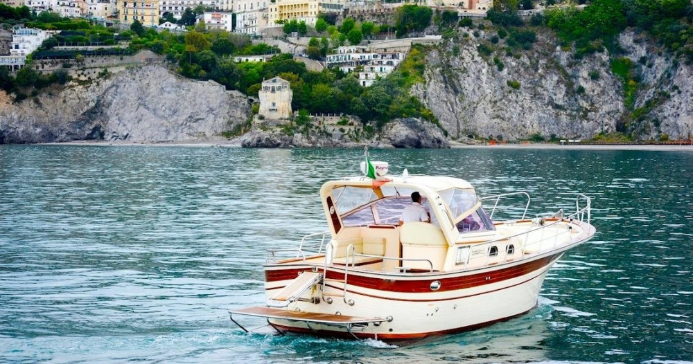 Full-Day Amalfi Coast Boat Tour with Swimming from Salerno