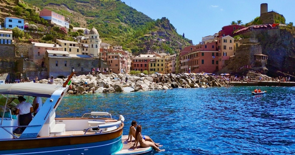 Small-Group Hybrid Boat Eco Tour with Swim & Prosecco in Cinque Terre