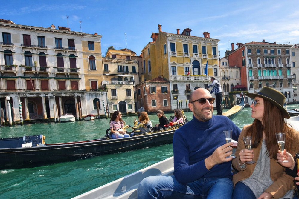 Private Venetian Aperitif Cruise on the Lagoon by Patana Boat