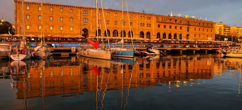Barcelona Sunset Sailing: Saxophones, Tapas & Drinks, photo 4 of 5