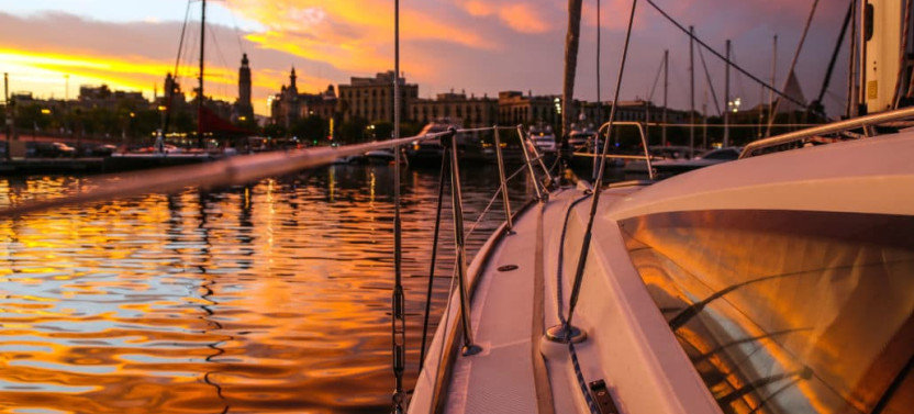 Barcelona Sunset Guitar, Tapas & Open Bar Cruise, photo 2 of 4