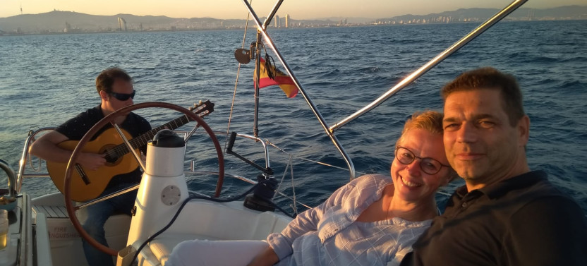 Barcelona Sunset Guitar, Tapas & Open Bar Cruise, photo 4 of 4