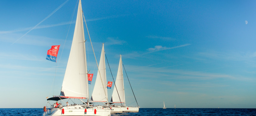 Spanish Tapas with a Premium Open Bar and Sailing Experience: Barcelona, photo 3 of 4