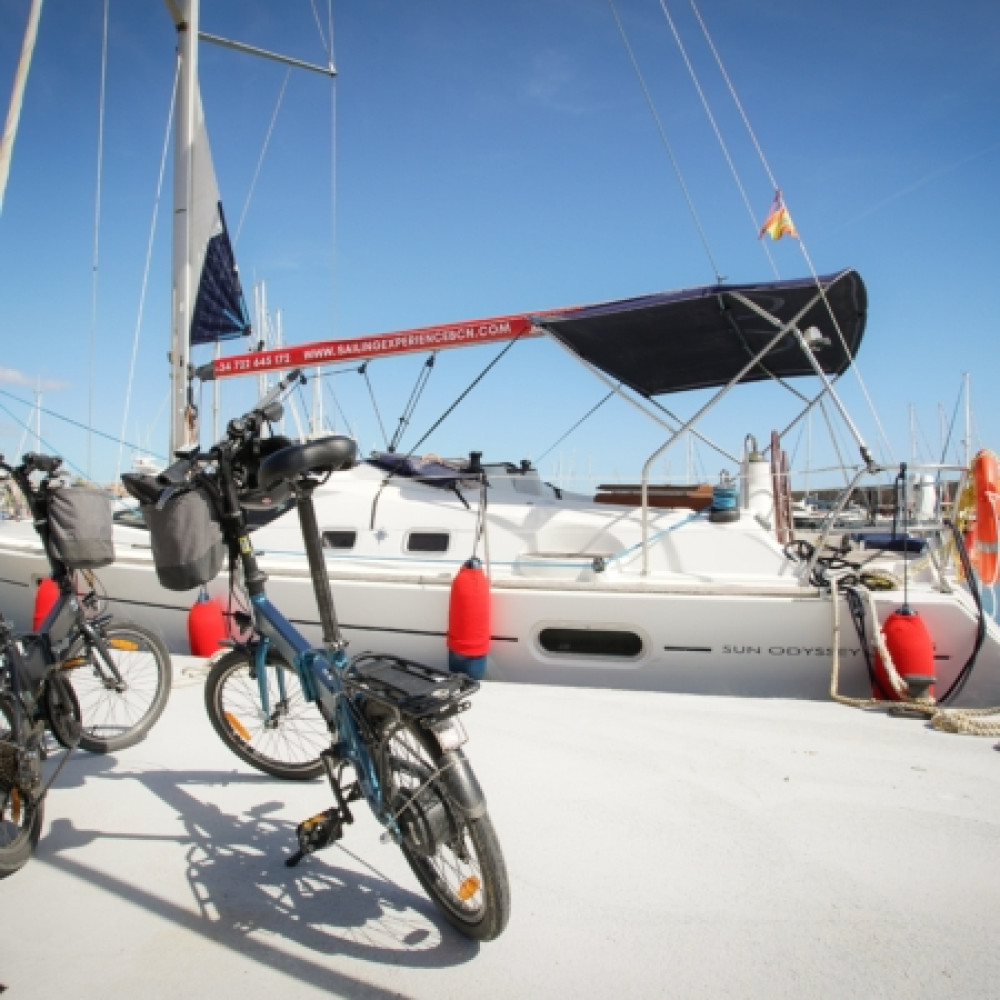 Boutique Winery Escape from Barcelona (E-bike, Sail, or Car)