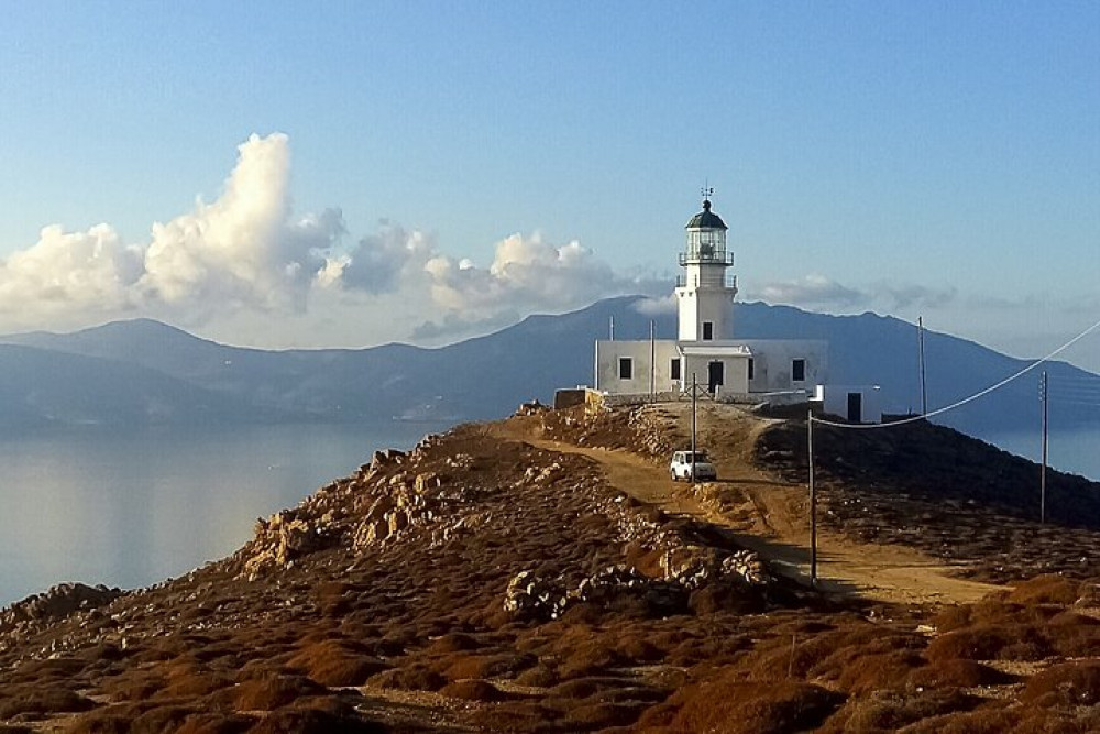 Discover Mykonos: 4-hour Van and Ano Mera Village Experience