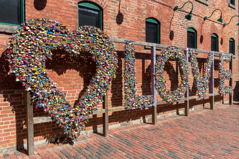 Toronto’s Distillery District Highlights - City Exploration Game