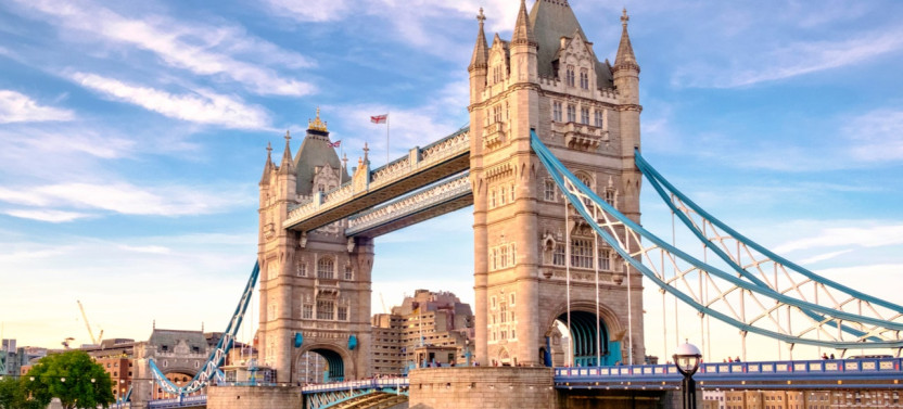 Wonders of London Bridge: Troll Hunt - City Exploration Game