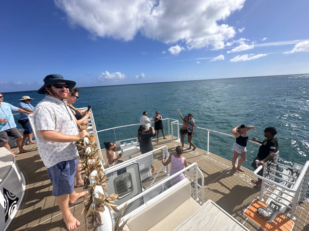 Luxury South Shore Sunset Experience - aboard Lady Kailani