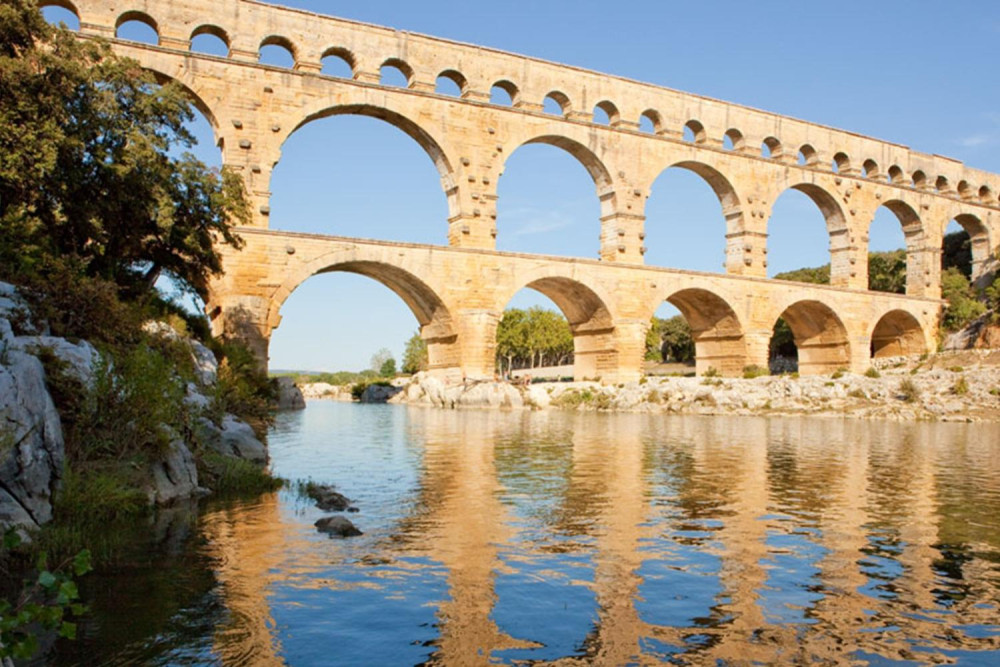  Avignon: Pont du Gard & Museum Ticket with Audio Guide