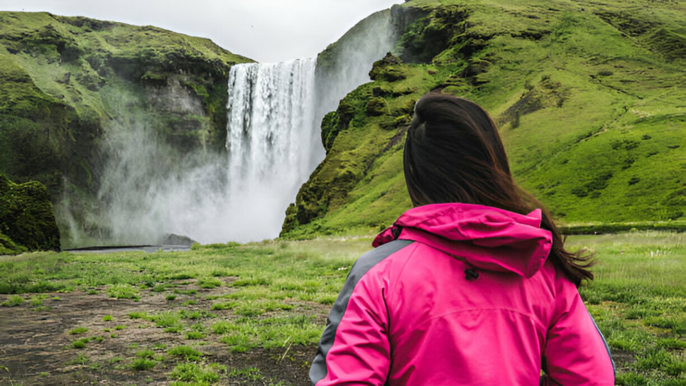 South Coast Adventure in Spanish: Small Group Day Tour from Reykjavik