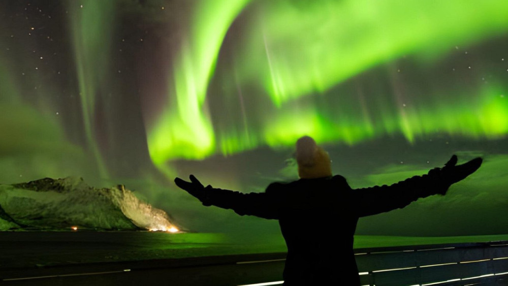 Private 4x4 Tour from Reykjavik - Northern Lights & Hot Choco
