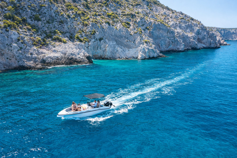 Milos Private Boat Cruise with Skipper