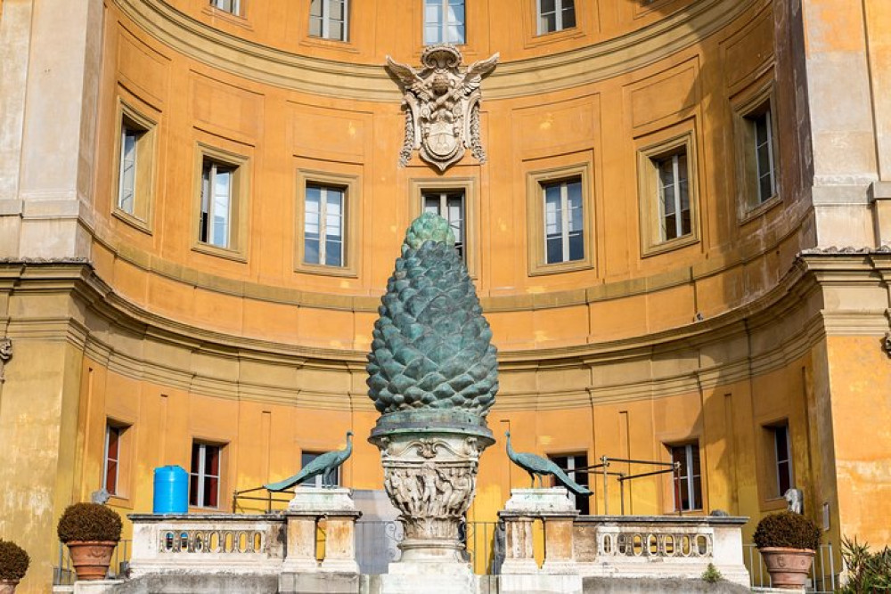 Private Vatican Museums Tour with Sistine Chapel & Raphael Rooms in French