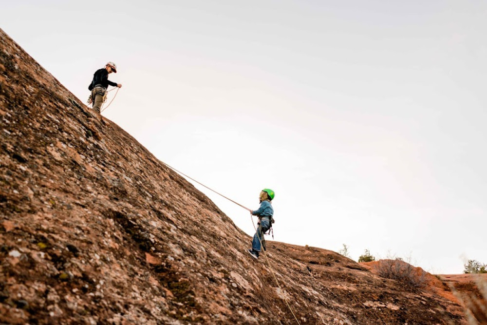 Rappelling: Coral Pink Sand Dunes
