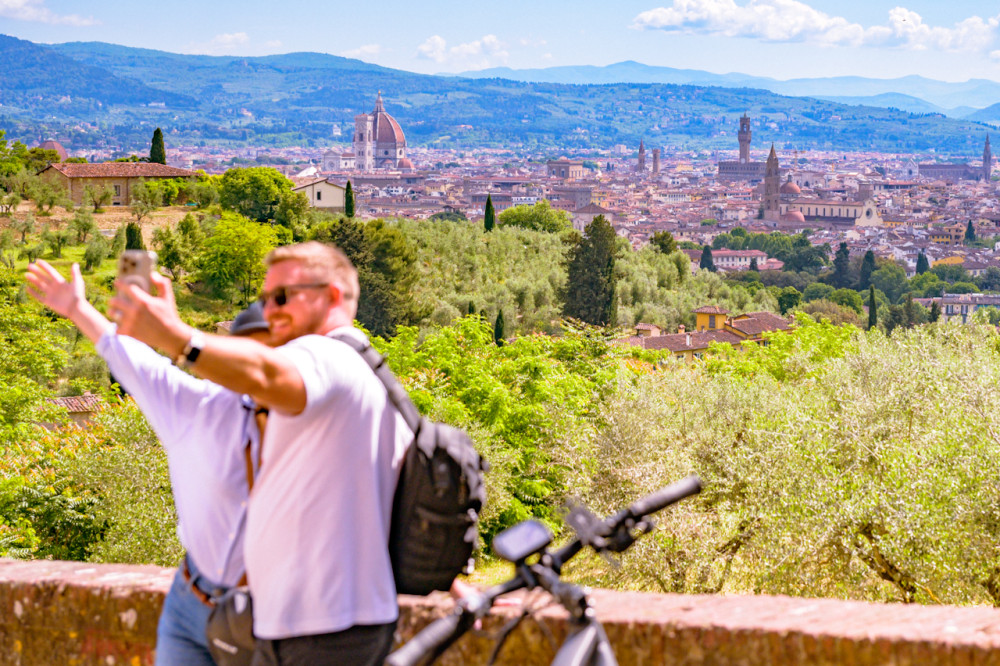 Chianti E-Bike Tour: Self-Guided with Audio Guide and Picnic
