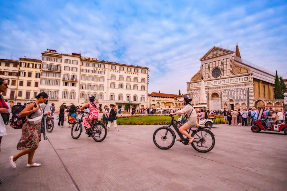 Florence E-Bike Tour: Audio Guide, Michelangelo View & Aperitivo