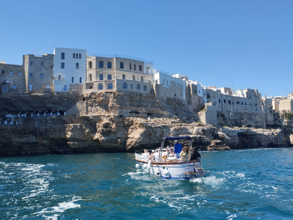 Private Gozzo Boat Cruise Along the Coast of Monopoli