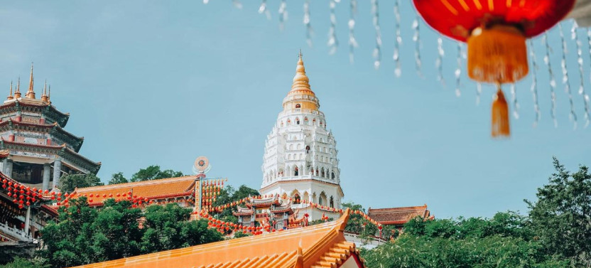 Penang: Hilltop Views, Kek Lok Si & Local Laksa Tasting