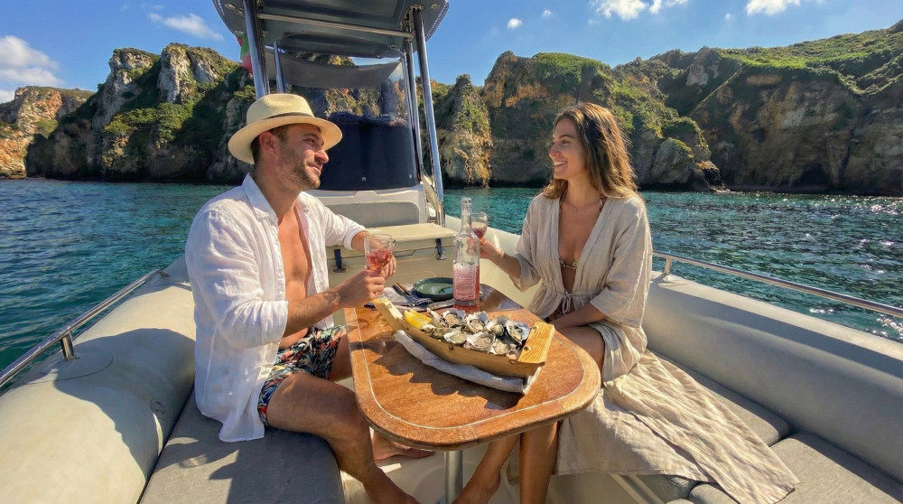 Indulge in Oysters on a Boat Tour like Never Before (Lagos, Algarve)