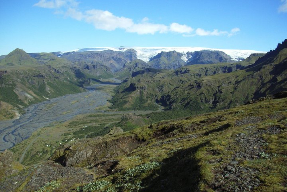 Laugavegur and The Thorsmork Valley: 5-day Hut to Hut Trekking Tour