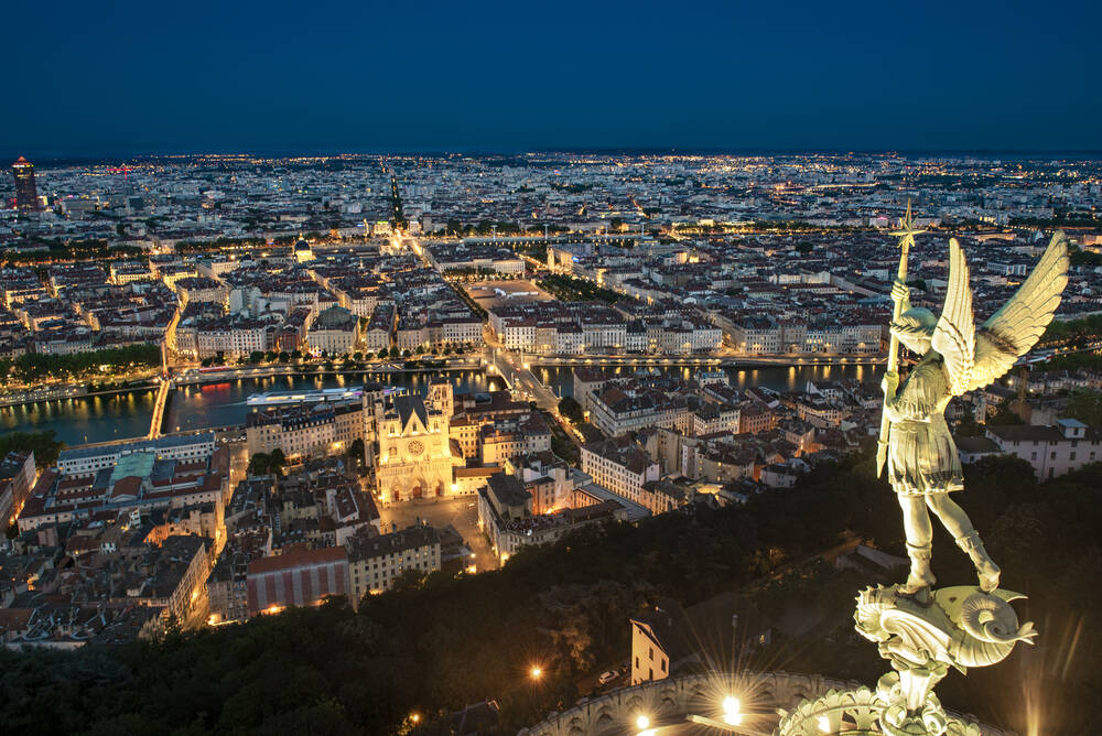 Private Progressive Bistronomic Food Tour With Wine Pairings in Lyon