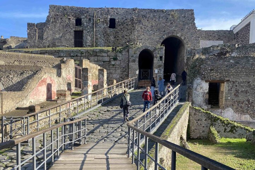 The Rise, Fall, and Rediscovery of Pompeii: A Self-Guided Tour