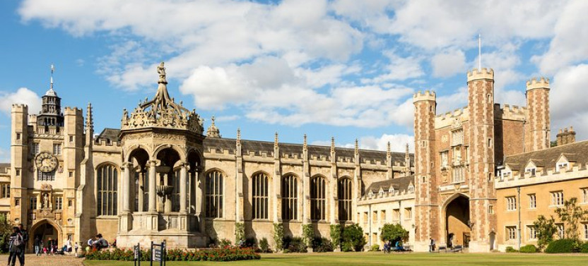 Cambridge Colleges' Classic Sights: A Self-Guided Audio Tour