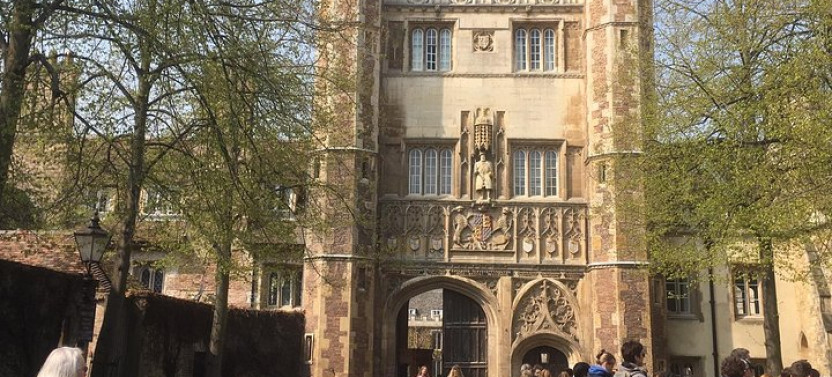 Cambridge Colleges' Classic Sights: A Self-Guided Audio Tour